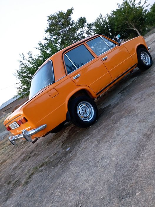 Vaz 2101 sotiladi
