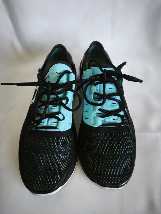 Under Armour оригинални маратонки за бягане, номер 40