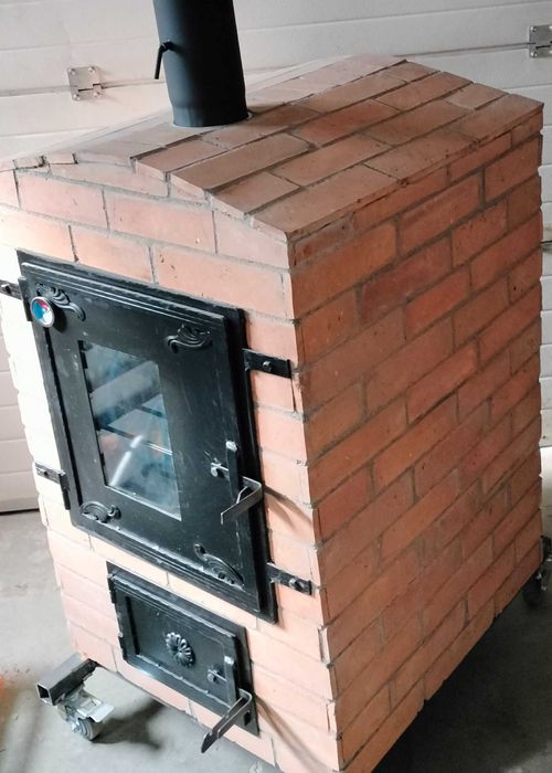 Cuptor pe lemne mobil