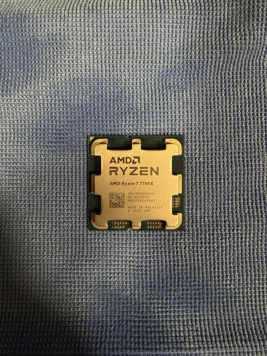 Procesor AMD Ryzen 7 7700X – Garanție – Stare impecabilă
