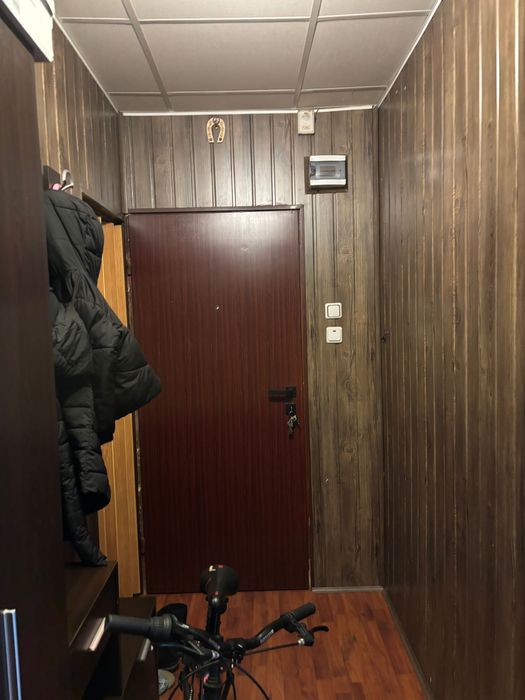 Метална входна врата