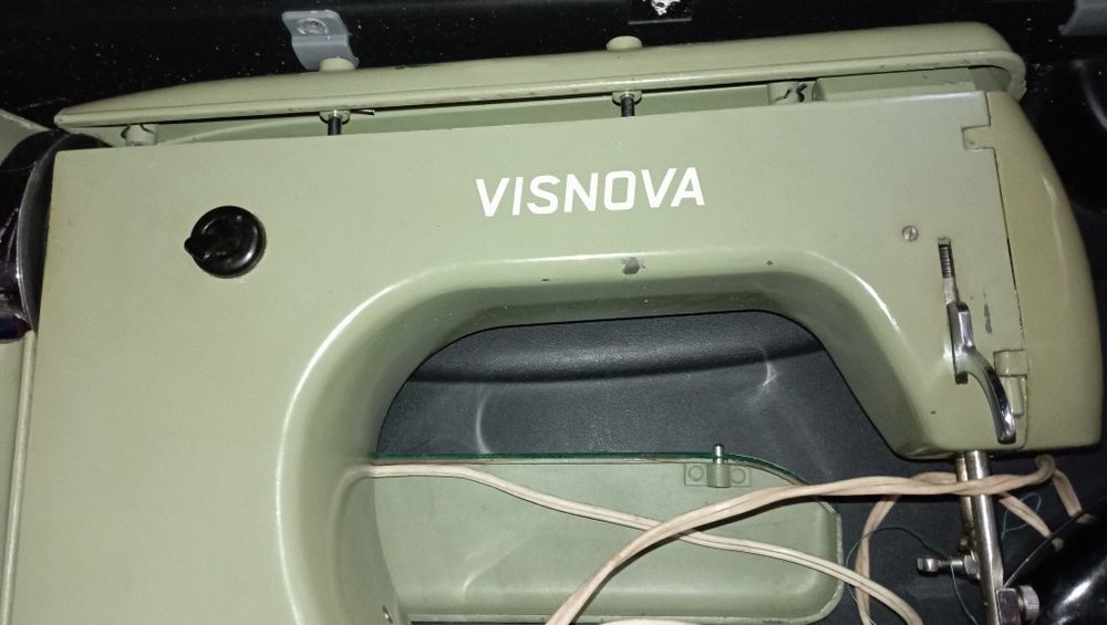 mașina de cusut Visnova
