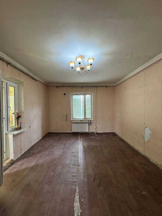 Kvartira sotiladi: Narxi: 39.000$ savdosi bor