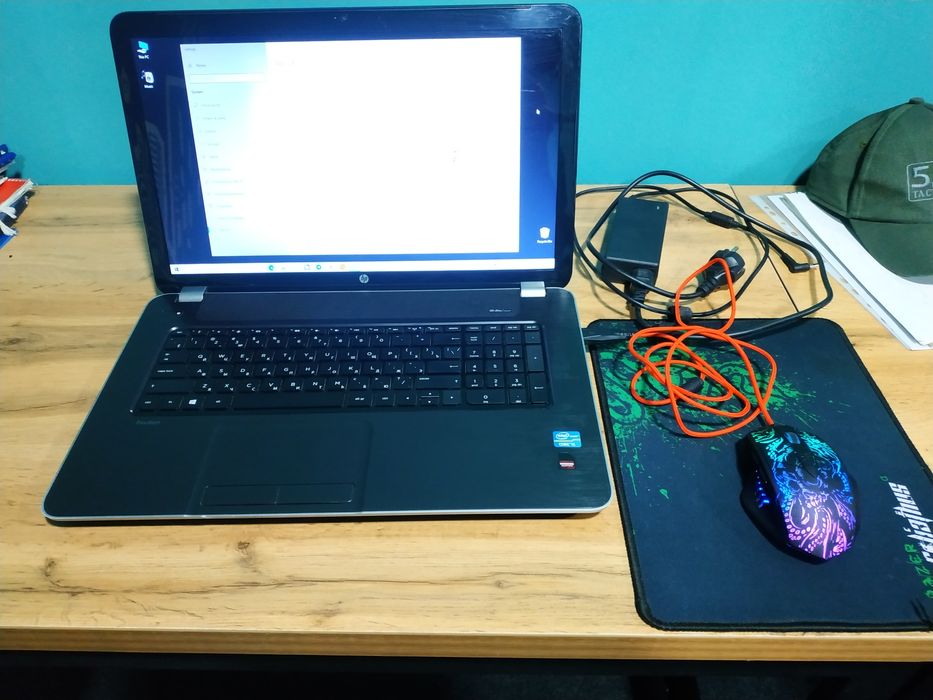 HP pavilion 17.3  core i5 3230M