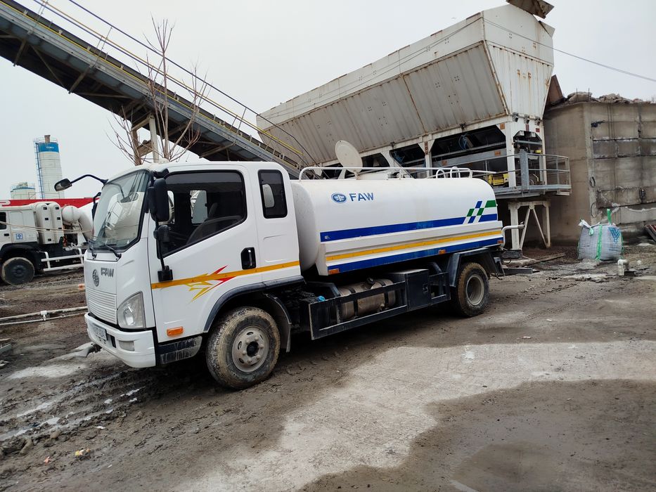 Водавоз сотилади