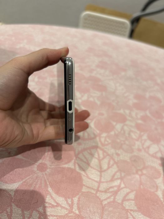 samsung A72 белого цвета