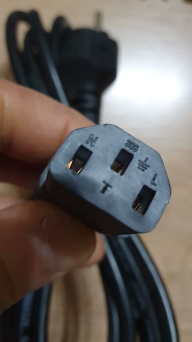 Продам сетевые кабеля на телевизоры и ноутбуки.