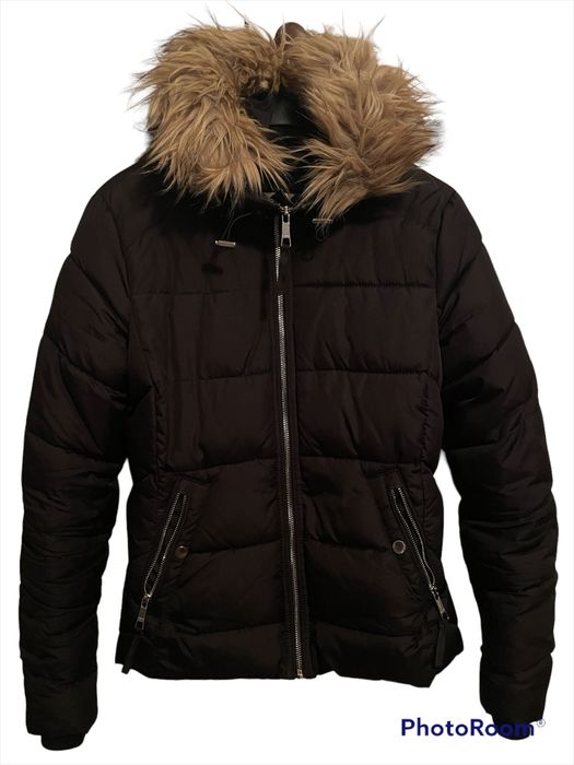 Дамско зимно черно яке Bershka