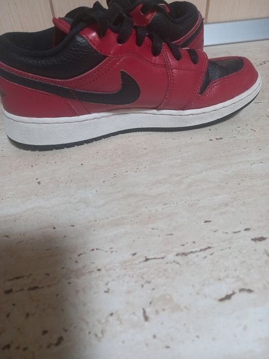 Adidașii Nike giordan 38,5