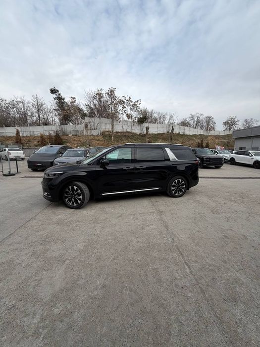Kia Sorento 3.5 MPI. Minivenlarni kushandasi. Li 9 Denz N9 konkurenti.