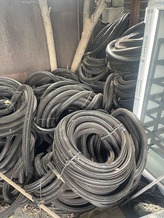 резиновый уплотнительный профиль EPDM;