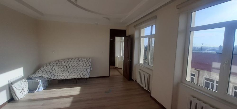 Куксарой да уй сотилади. Тошми постидан 2.5 км.