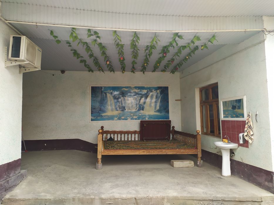 Ховли сотилади . Солнечныйда !