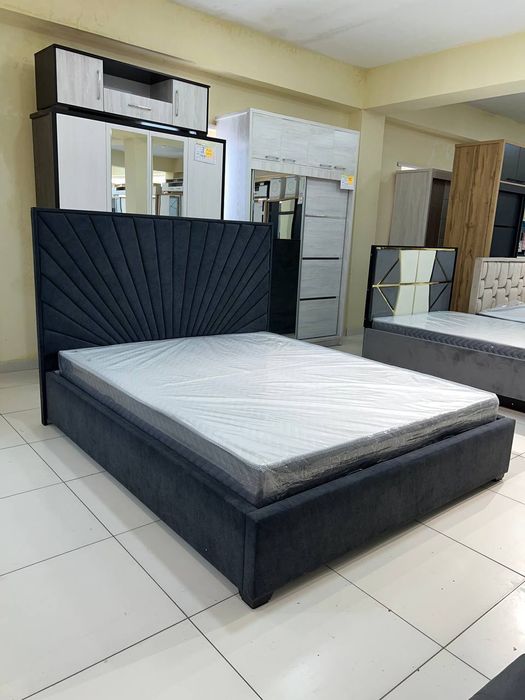 Двухспальная кровать