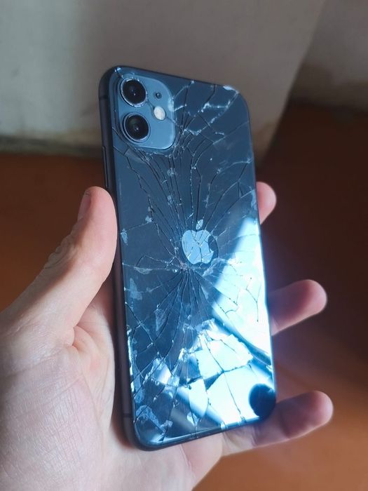 iPhone 11 ( обменяю )айфон 11