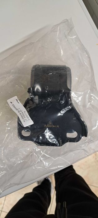 Тампони за предни носачи за форд мондео мк4 седан.