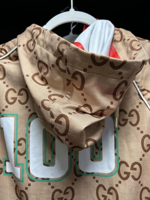 Спортно горнище от прекрасна материя