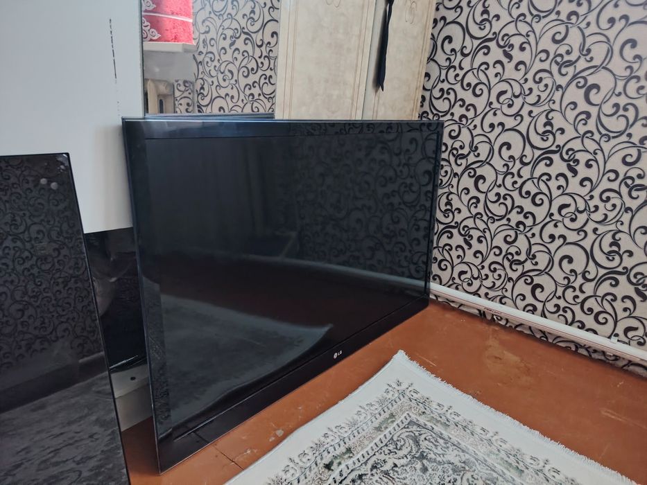 Телевизор  LG экран большое