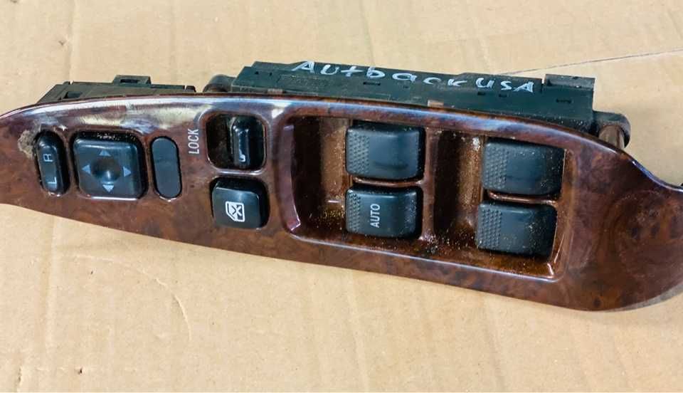 Фонарь  Subaru Outback B4  Субару Аутбак привозное