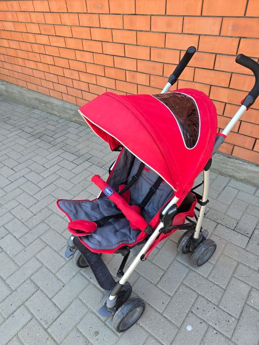 Детскую прогулочную  коляску