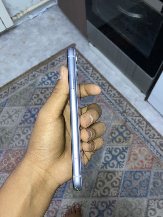 Продам айфон 11 сломан экран