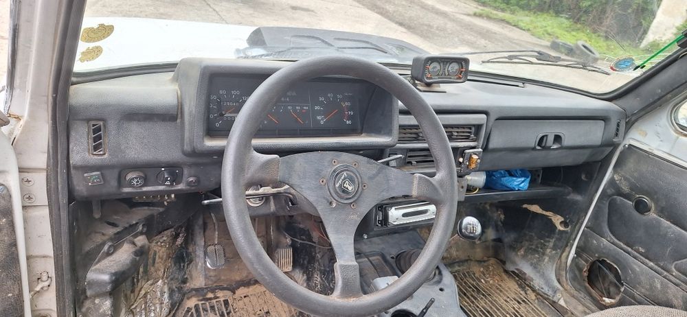 Lada Niva 1.7 benzina si 1.9 diesel