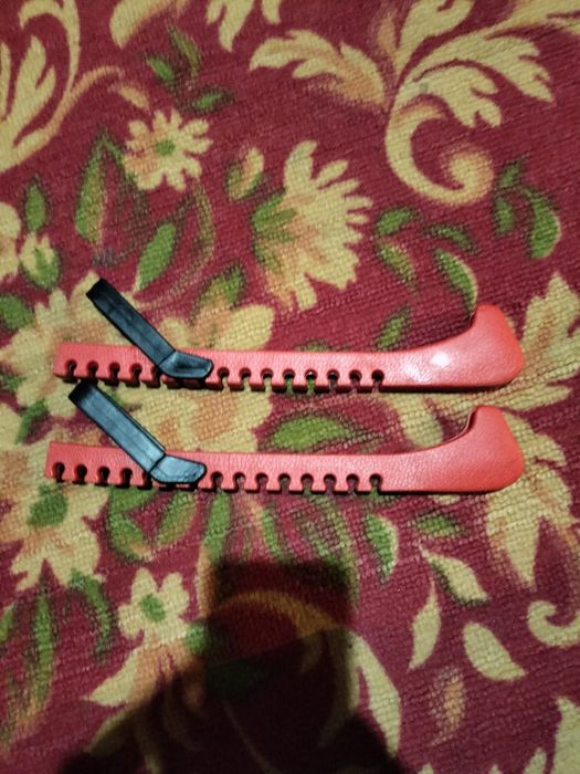 Щитки на коньки Женские