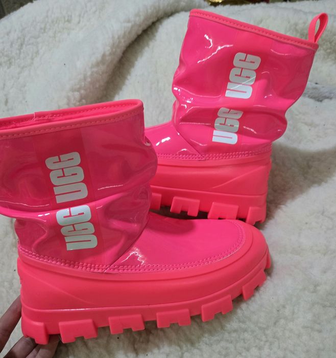 UGG Уникални дамски апрески нови без кутия електриково розово 38 номер
