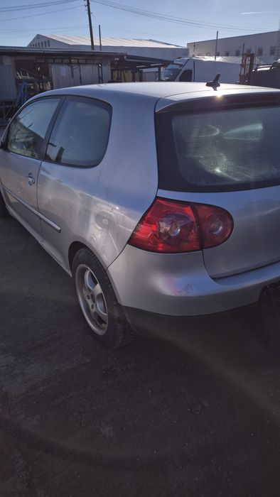 Uși,capota,bara Golf 5 în 2 usi