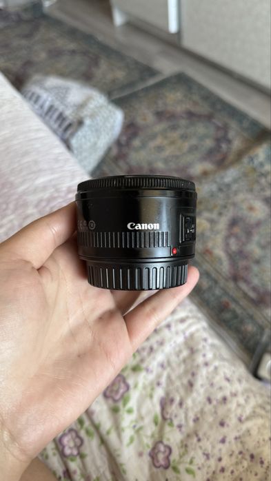 50mm обектив Canon