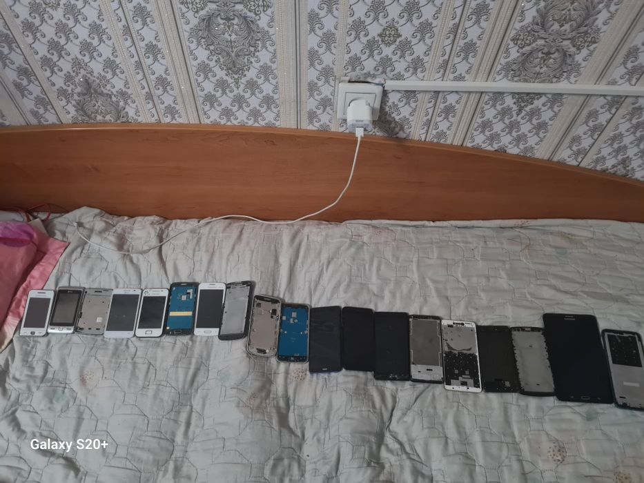 лот телефонов на запчасти