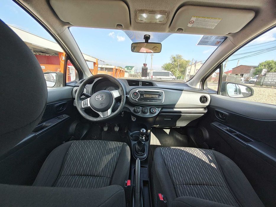 TOYOTA Yaris 2012 — imagine 2