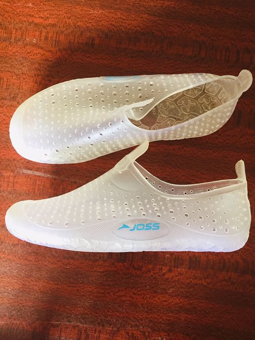 Сандалии пляжные