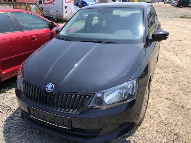 Dezmembrez Skoda Fabia 3 motor 1.0 CHYA