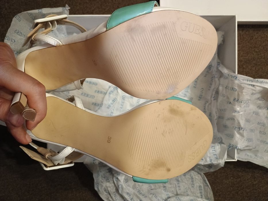 Guess Сандали с ток / Обувки с ток бяло и тюркоазено синьо