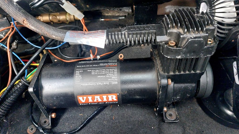 Компресор за автомобил професионален!