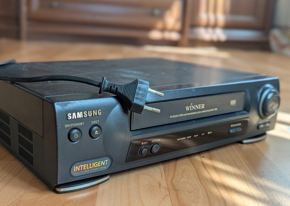 Два Видеомагнитофона