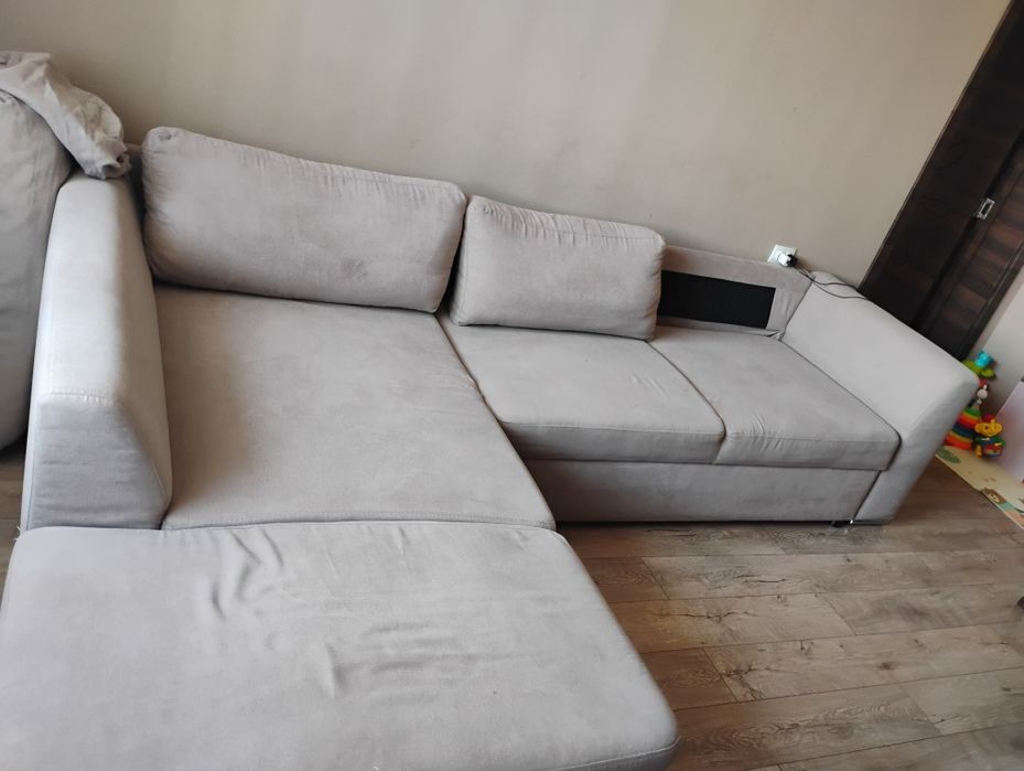 Запазен Ъглов Диван
