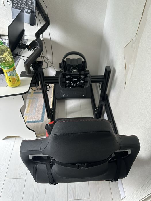 MOZA R5 + cockpit