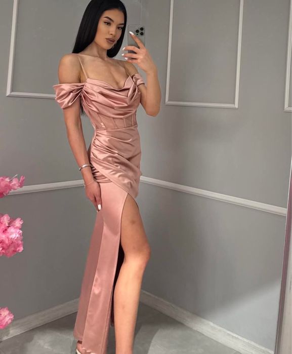 Нова дълга розова рокля, цепка, гол гръб, бал, повод, коктейл, сватба