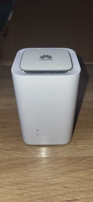 HUAWEI 4G  cu sim Router WiFi E5180s-22  liber de retea