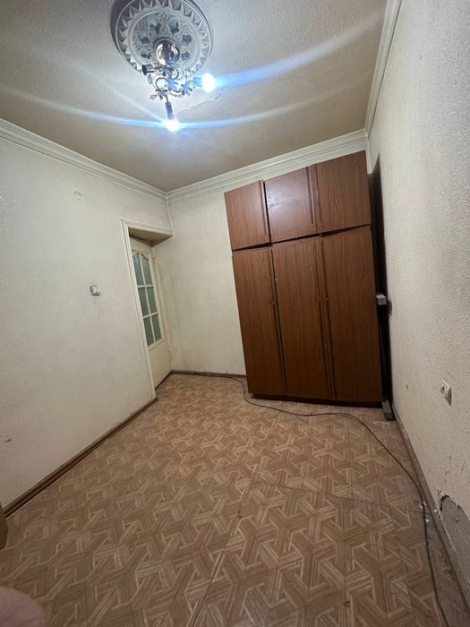 Алмазариски Район Квартира Арзон Нархга  Срочно Сотилади.