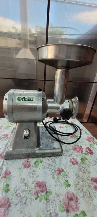 Masina electrica de tocat carne profesionala Fimar inox
