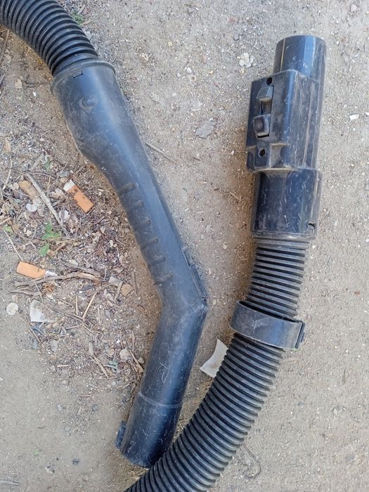 Шланги и щетки от пылесоса