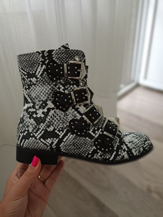 Дамски боти OMG Нови