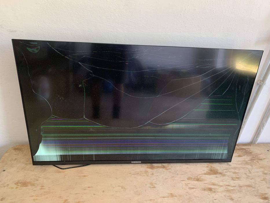 Телевизор на запчасти Samsung