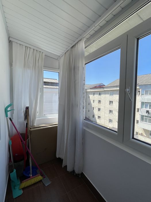 Apartament decomandat cu 3 camere pentru chirie