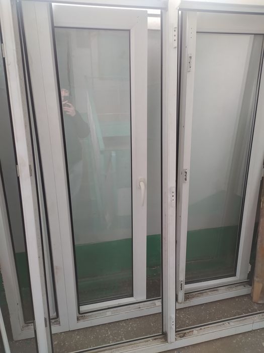 Продаю пластиковое окно 4 шт