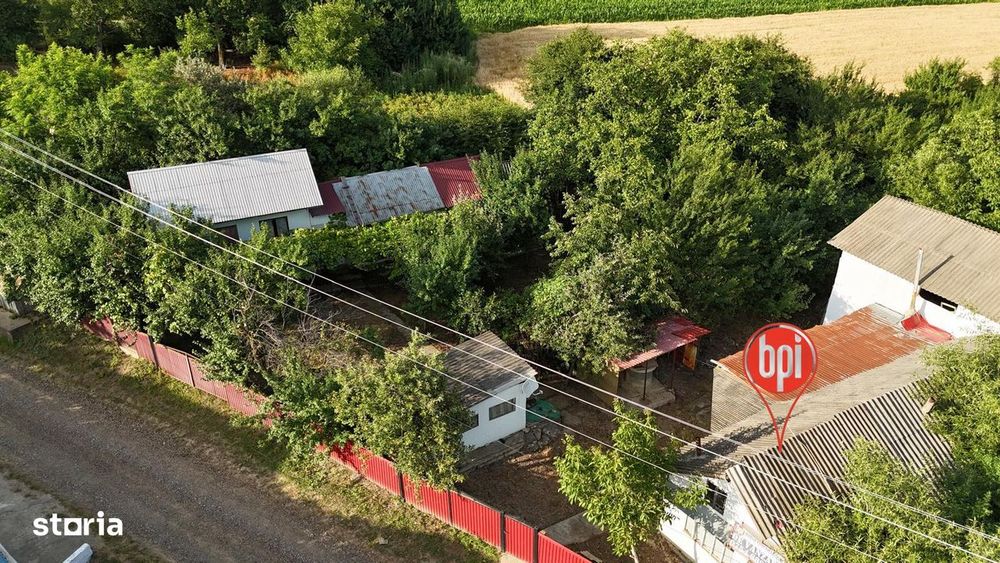 SE VINDE Gospodarie taraneasca,  Valea Glodului (Vulturesti), jud. SV
