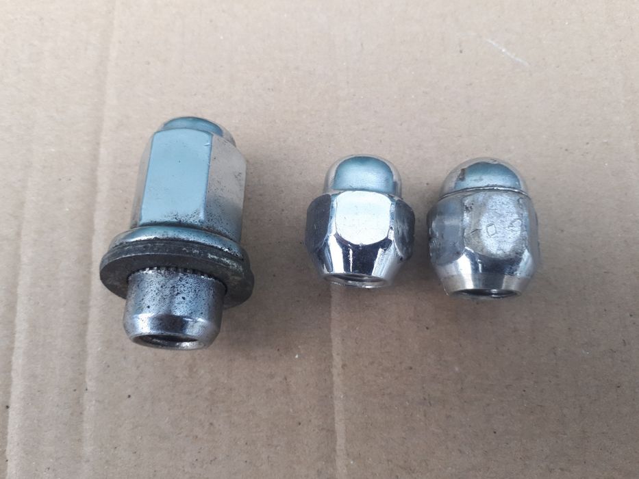 Болты оригинальные на диски.